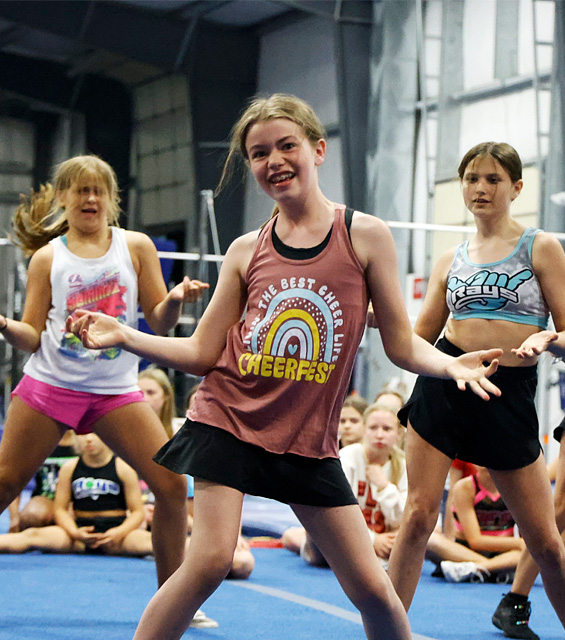 3 girls dancing